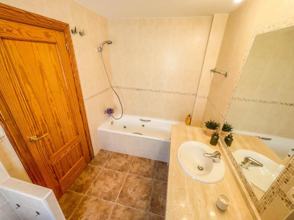 Willa Charming Townhouse With Sea Views & Pool In Altea Calpe Zewnętrze zdjęcie