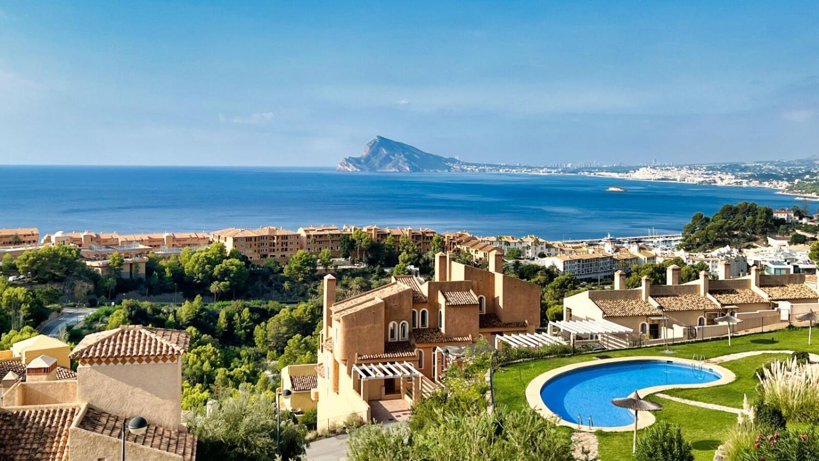 Willa Charming Townhouse With Sea Views & Pool In Altea Calpe Zewnętrze zdjęcie