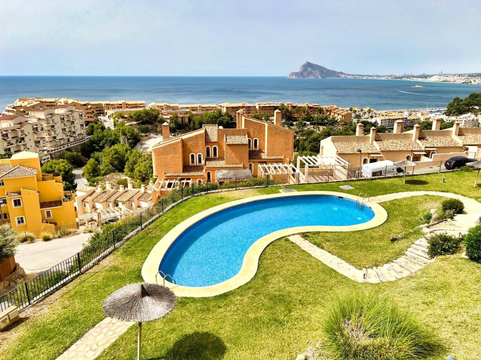 Willa Charming Townhouse With Sea Views & Pool In Altea Calpe Zewnętrze zdjęcie